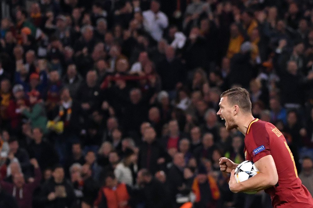 Dzeko Yakin Liverpool Akan Sangat Ofensif di Anfield