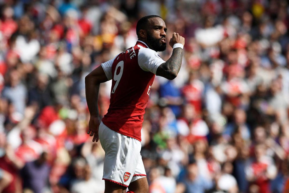 Keluhkan Atmosfer di EPL, Lacazette Sindir Fans di Inggris