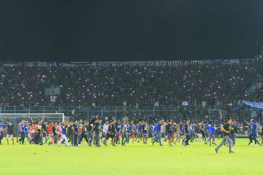 Kronologi Kericuhan Suporter di Laga Arema vs Persib Versi Maung Bandung