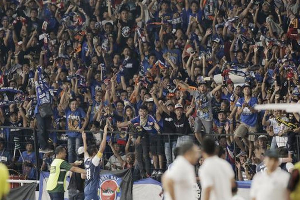 Dapat Sambutan Meriah, Pelatih Arema FC Takjub dan Puji Aremania