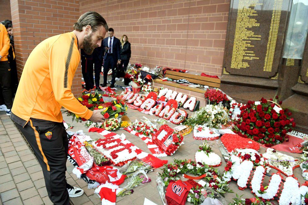 Jelang Lawan Liverpool, Skuat Roma Lakukan Aksi Berkelas Ini Jelang Lawan Liverpool, Skuat Roma Lakukan Aksi Berkelas Ini