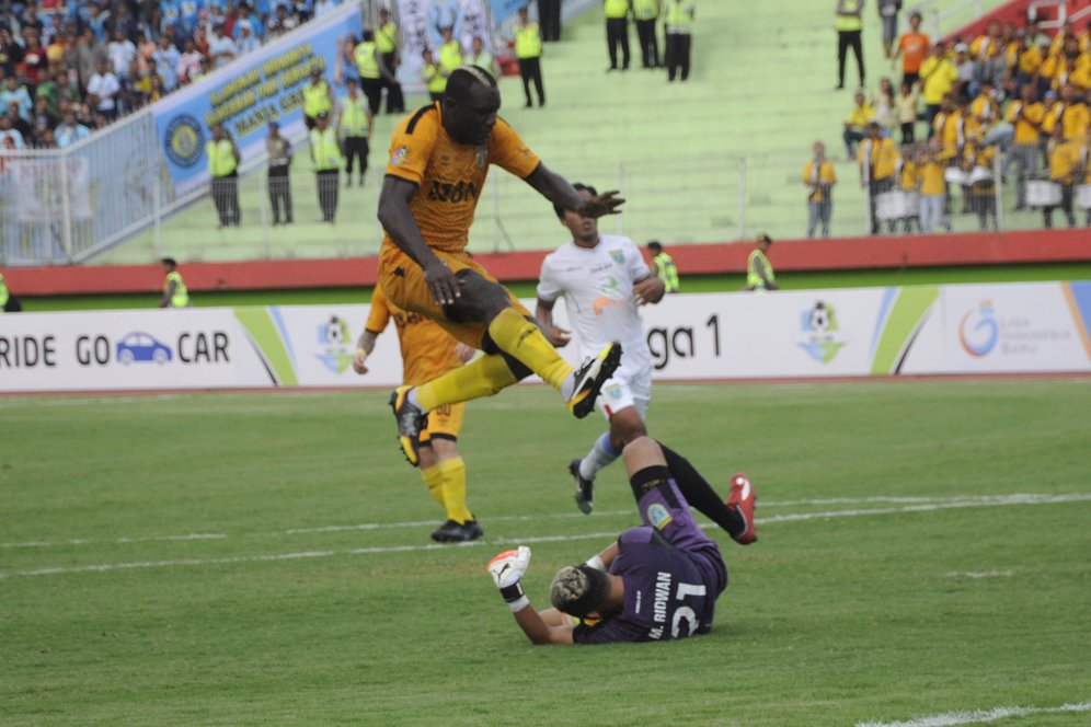 Clean Sheet Pertama M. Ridwan untuk Persela