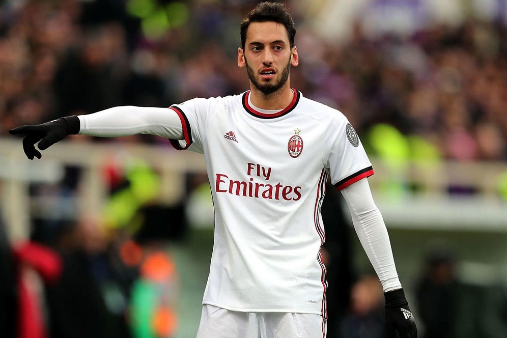 Eks Direktur Milan: Saya Kecewa dengan Calhanoglu