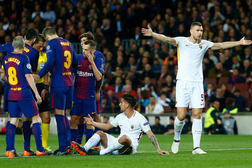 Kalah Telak Dari Barca, Dzeko: Itu Bohong!