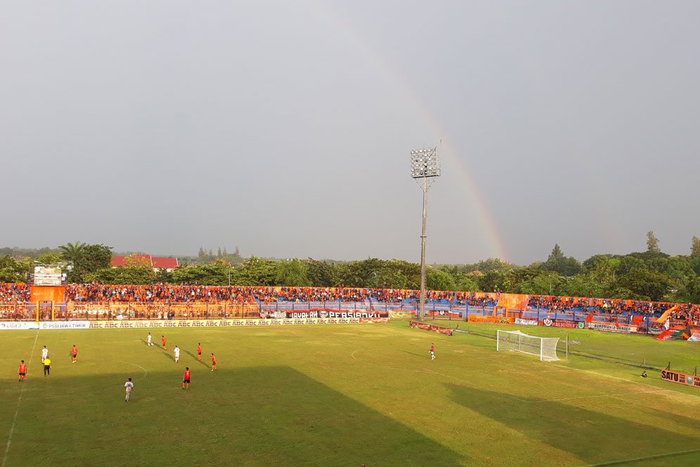 Video: Indahnya Pelangi di Tengah Laga Liga 3 Persibo Bojonegoro