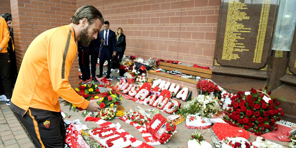 Jelang Lawan Liverpool, Skuat Roma Lakukan Aksi Berkelas Ini