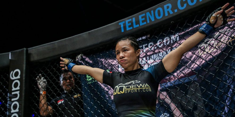 ONE Championship: Petarung Wanita Indonesia Kejar Gelar Kelas Atomweight