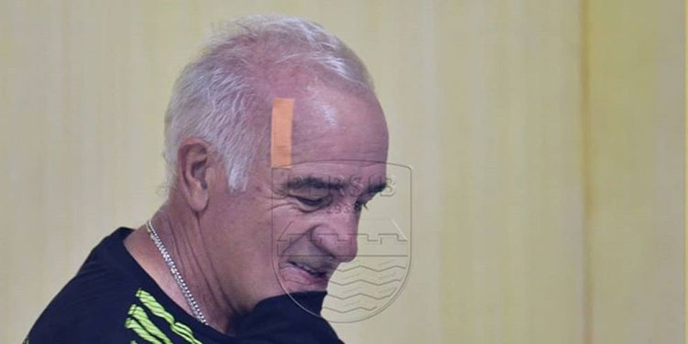 Jadi Korban Kericuhan di Kandang Arema, Pelatih Persib Memaafkan