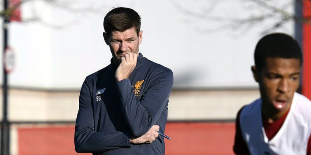 Charlie Adam Dukung Gerrard Tangani Rangers