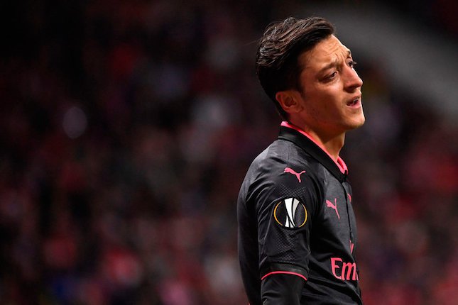 Belum Berbicara dengan Ozil