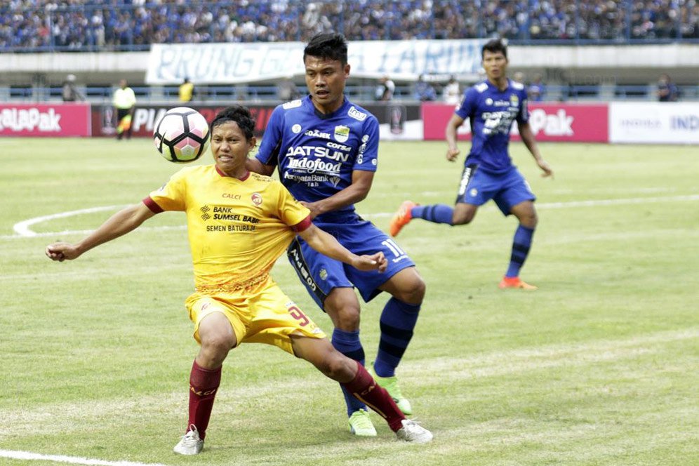 Adam Alis Beber Pengalaman Puasa bersama Sriwijaya FC