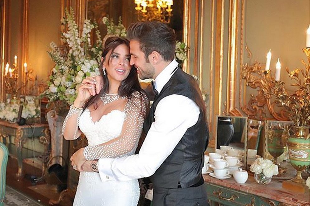 Cesc Fabregas Akhiri Musim dengan Menikahi Wanita Cantik Ini