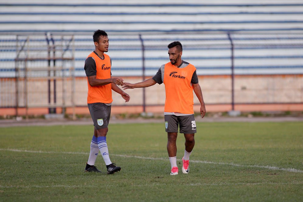 Mantan Gelandang Persela Coba Tantangan Baru di Timur Tengah