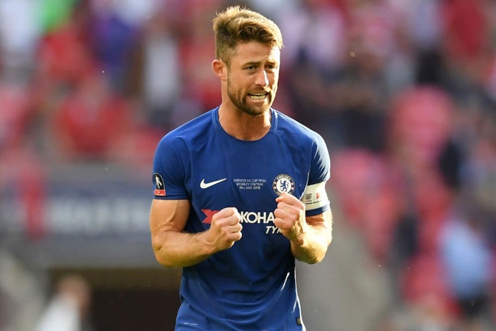 Tak Dibutuhkan, Sarri Persilahkan Cahill Pindah dari Chelsea