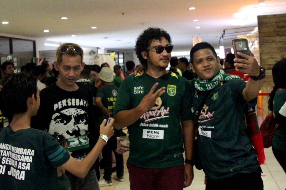 Perjuangan Isa Bajaj Saksikan Laga Persebaya vs Arema