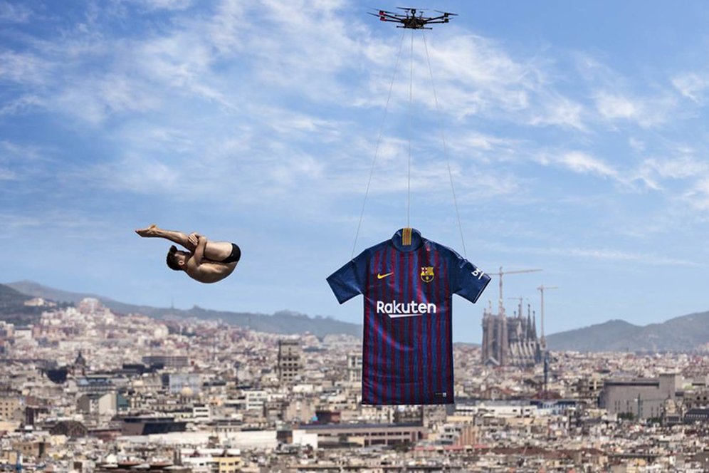 Diterbangkan dengan Drone, Barcelona Luncurkan Seragam Terbaru