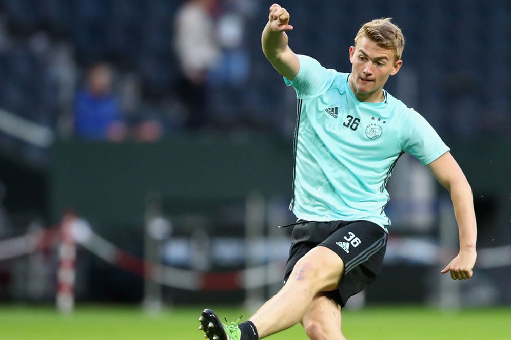 Barcelona Menyerah Datangkan Matthijs De Ligt?