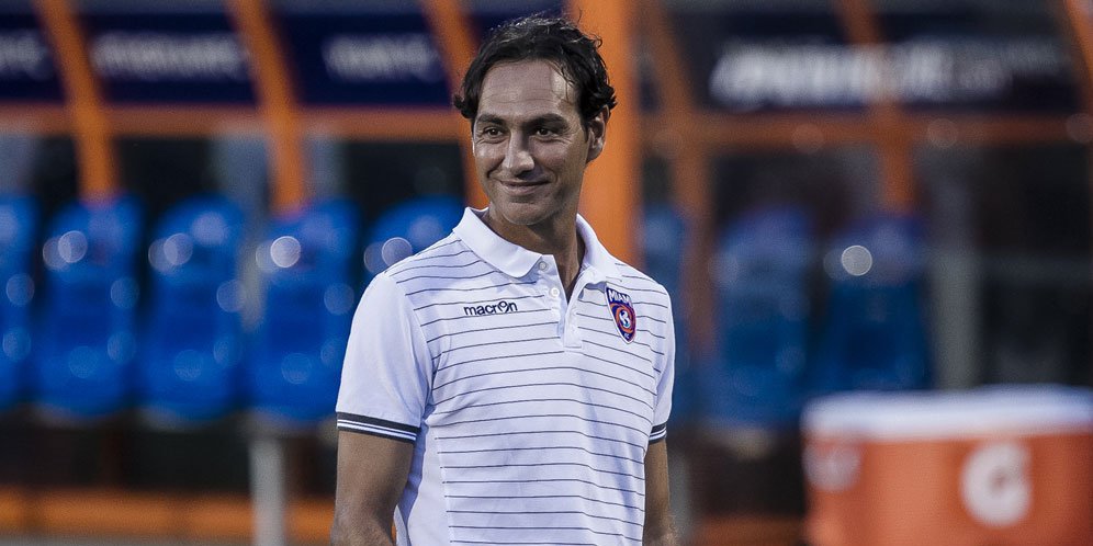 Bek Legendaris Nesta Akan Latih Klub Serie B