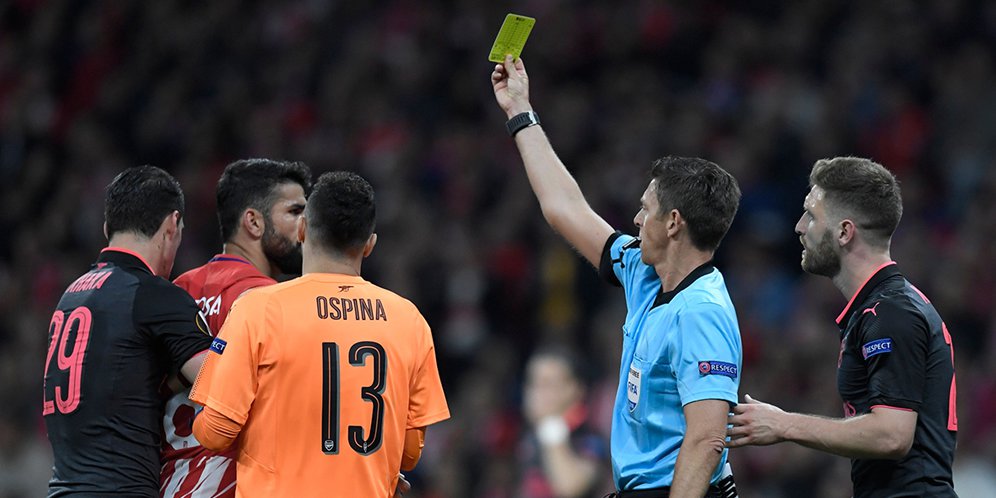 Video: Saling Dorong, Costa dan Mustafi Dikartu Kuning Bersama