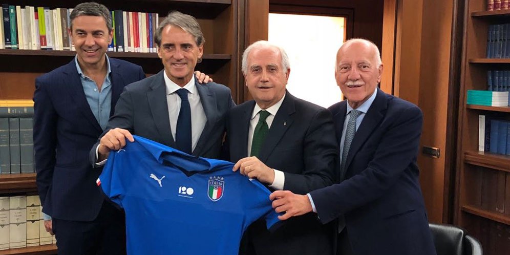 Mancini Latih Italia, Capello Senang