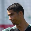 Video: Istirahatnya Diganggu, Ronaldo Minta Fans Iran Diam