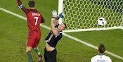 Piala Dunia 2018: Kiper Islandia Ini Ternyata Juga Seorang Sutradara