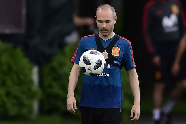 Pilih Koke Atau Iniesta