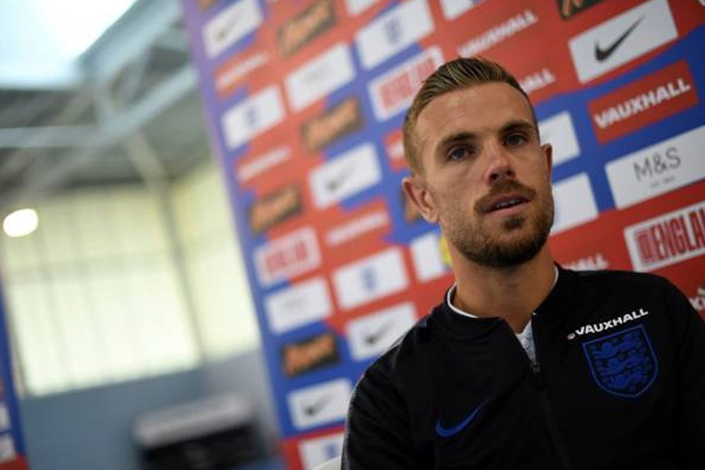 Lovren Mengaku Bangga Pada Henderson