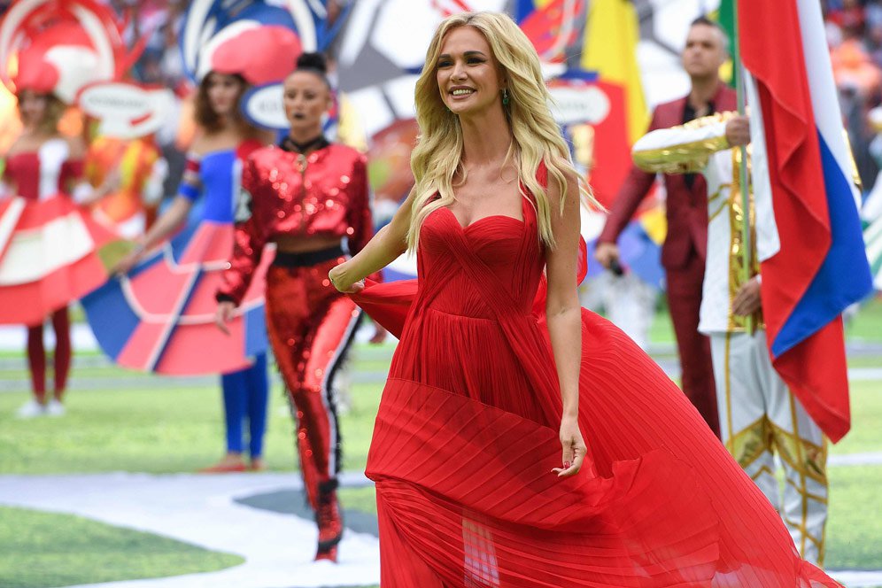 FOTO: Victoria Lopyreva Bikin 'Segar' Pembukaan Piala Dunia FOTO: Victoria Lopyreva Bikin 'Segar' Pembukaan Piala Dunia