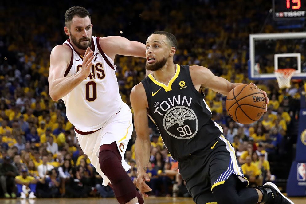 Warriors Kembali Gilas Cavaliers di Game 2 Final NBA