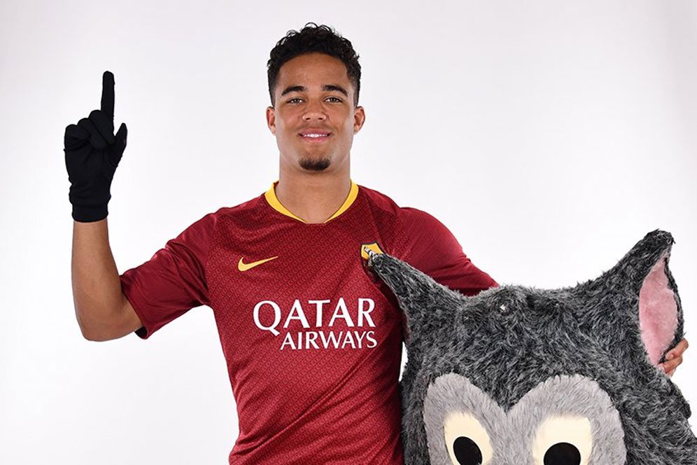 Kluivert Anggap Roma Lebih Ideal Ketimbang MU