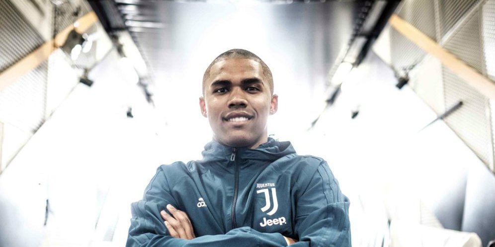 Douglas Costa Sah Milik Juventus