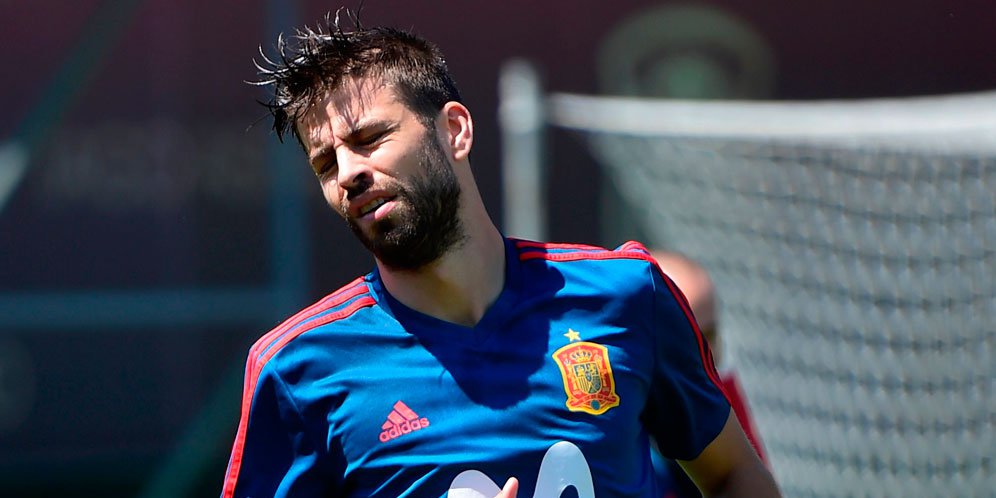 Pique Enggan Berkomentar Soal Peluang Messi Main di Leg Kedua Lawan Sevilla