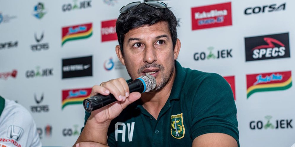 Kalah dari Perseru, Desakan Alfredo Out Makin Menguat