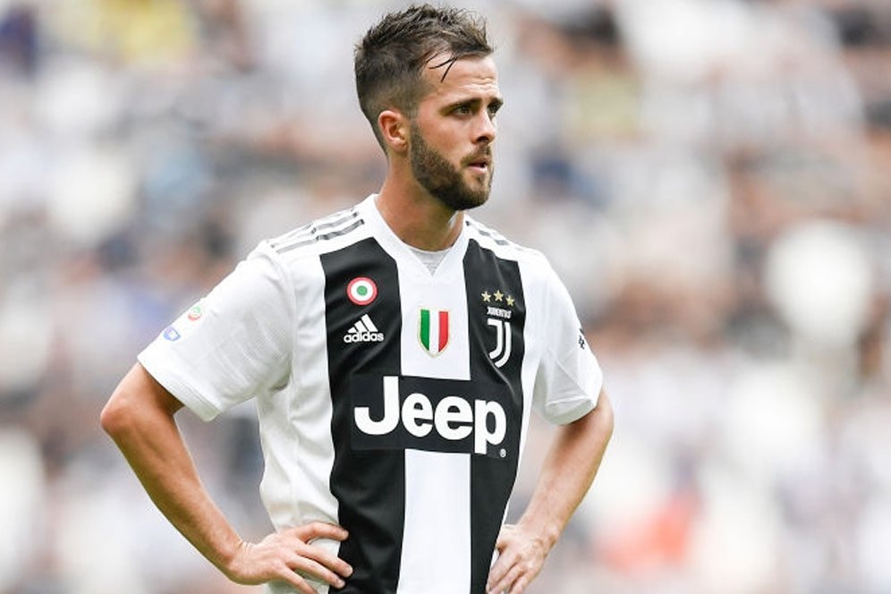 Miralem Pjanic - Gelandang Serbabisa Yang Dibekali Kreativitas dan Tendangan Bebas Akurat