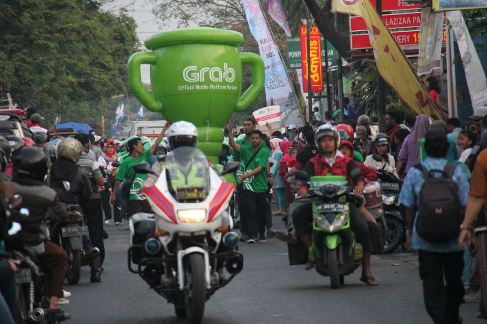 Antusiasme Warga Malang Tonton Kirab Obor Asian Games 2018 Antusiasme Warga Malang Tonton Kirab Obor Asian Games 2018