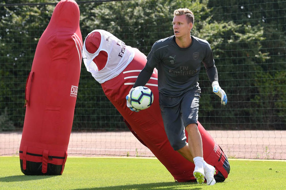 Buat Apa Beli Bernd Leno Lalu Dicadangkan, Emery?