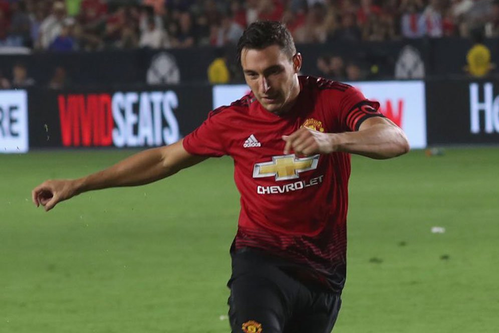 Januari, Matteo Darmian Angkat Kaki Dari Manchester United?