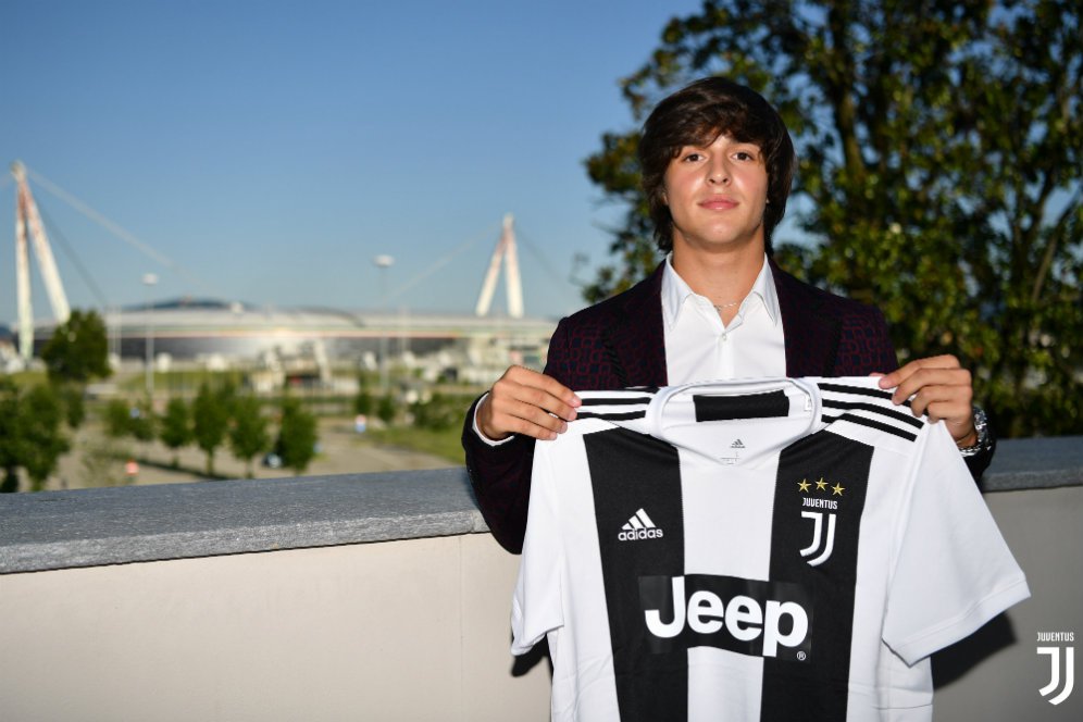 Juventus Resmi Bajak Wonderkid Barcelona Juventus Resmi Bajak Wonderkid Barcelona
