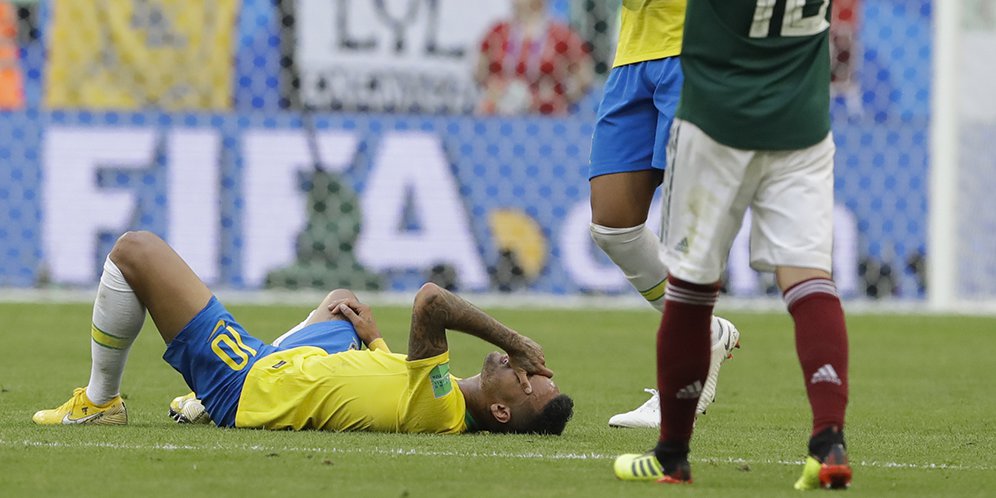 Dikritik Sering Akting Jatuh, Neymar Santai