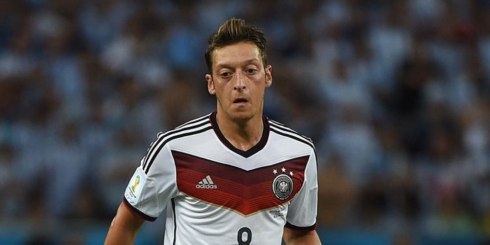 Presiden Munchen: Ozil Selalu Bermain Buruk!