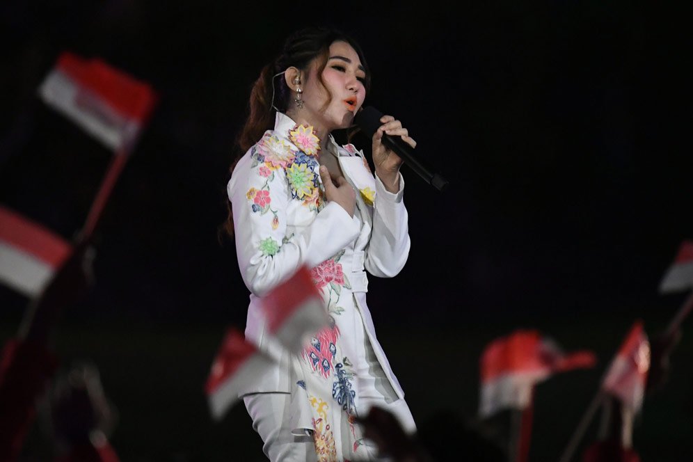 FOTO: Via Vallen 'Meraih Bintang' di Pembukaan Asian Games 2018