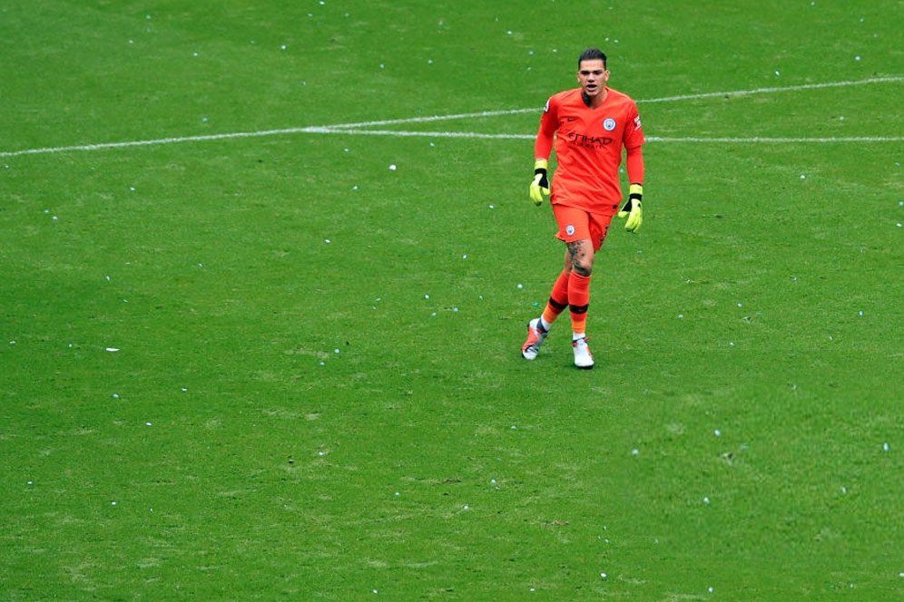 Ederson: Rivalitas Dengan Alisson Cuma Sebatas di Lapangan