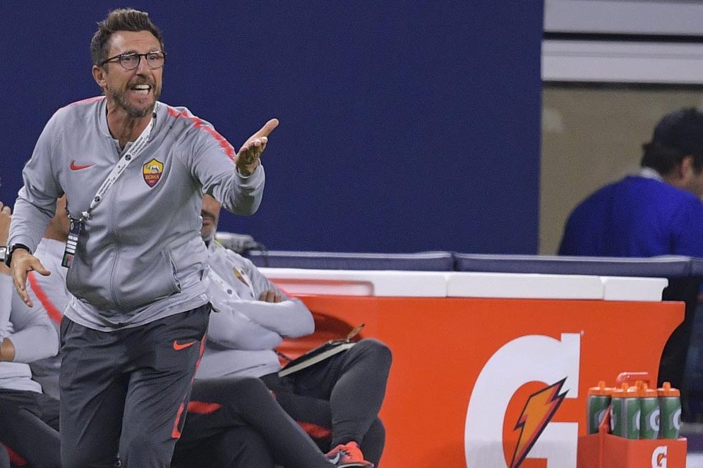 Timnya Kacau Balau, Pelatih Roma Hajar Bangku Cadangan Sampai Cedera Timnya Kacau Balau, Pelatih Roma Hajar Bangku Cadangan Sampai Cedera