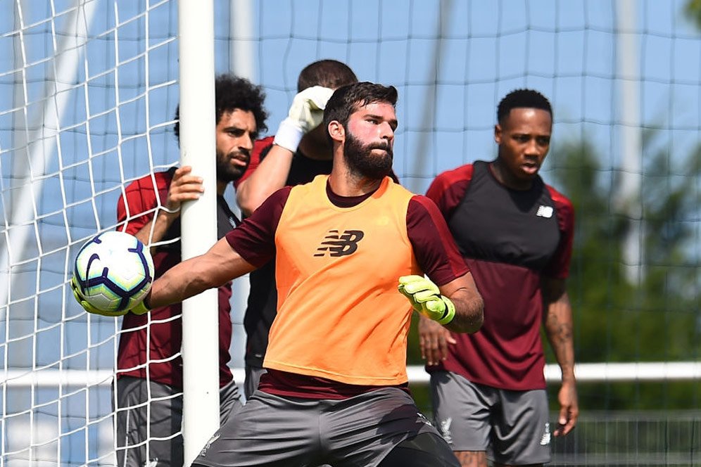 Klopp Yakin Alisson Cepat Nyetel di Premier League