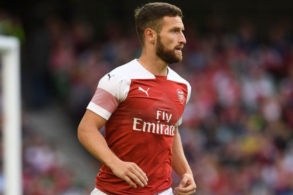 Skhodran Mustafi Kuatkan Niat Bertahan di Arsenal