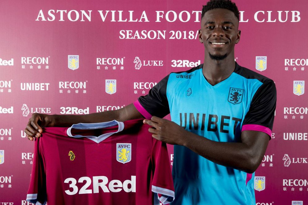 MU Resmi Kembali Pinjamkan Tuanzebe ke Aston Villa