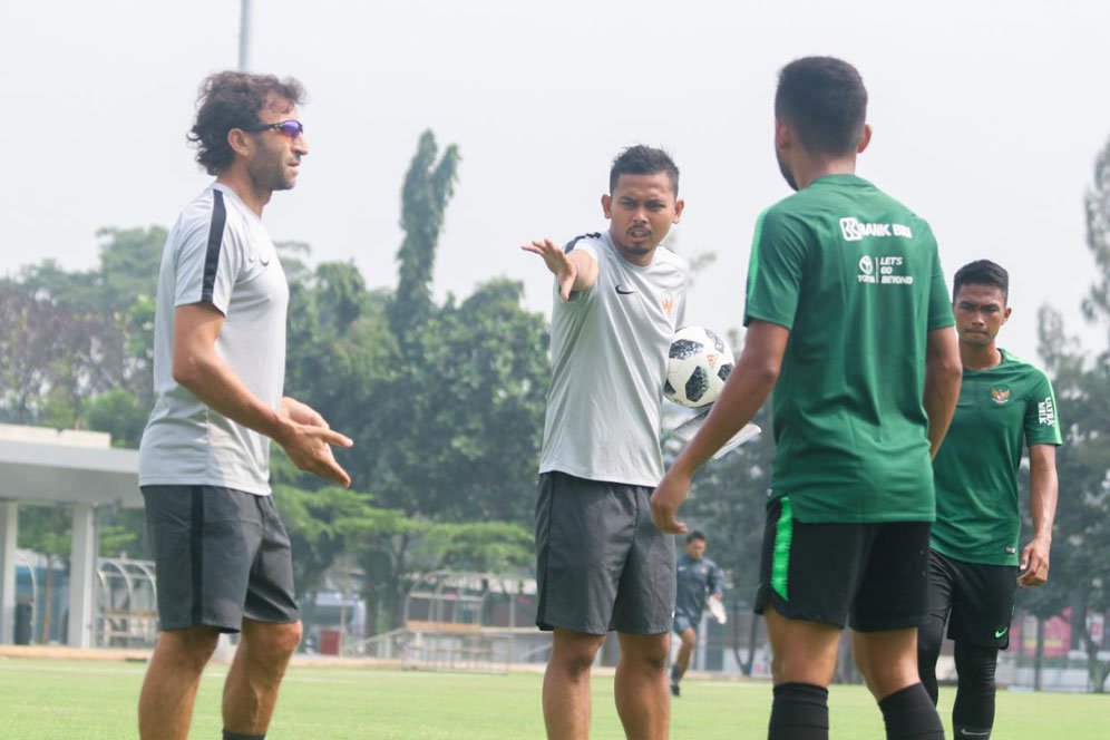 Luis Milla Bertahan, Bagaimana Nasib Penerjemahnya?