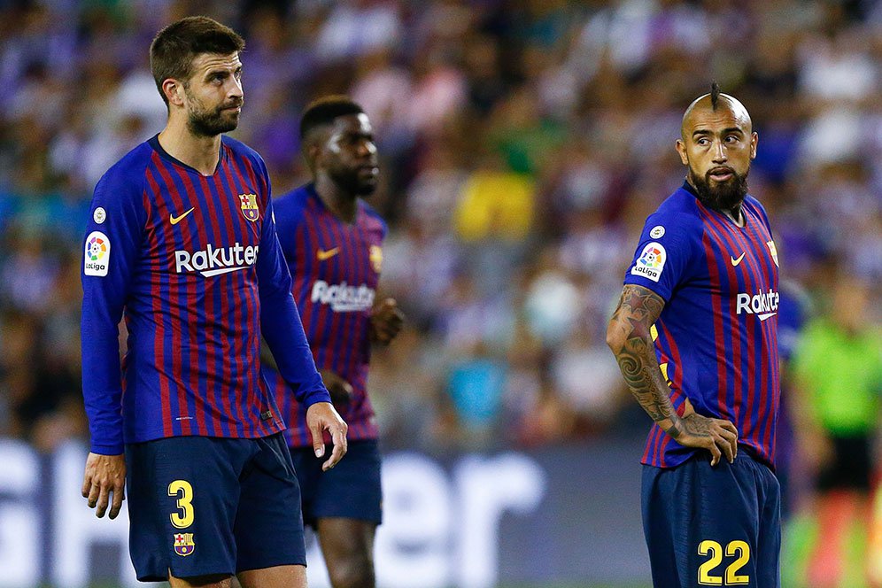 Gerard Pique Kecam Lapangan Buruk dan Dukung VAR