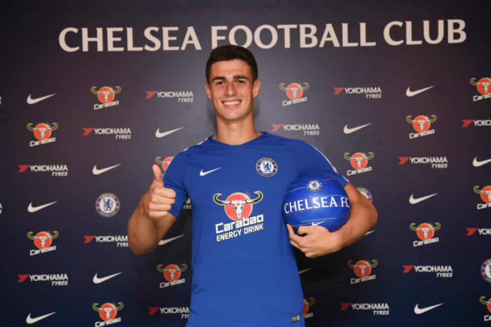 Sarri Tak Yakin Arrizabalaga Bisa Jadi Sehebat Courtois